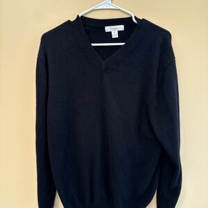 Turnbury Men's Black V-Neck Sweater — Classic Wool Blend